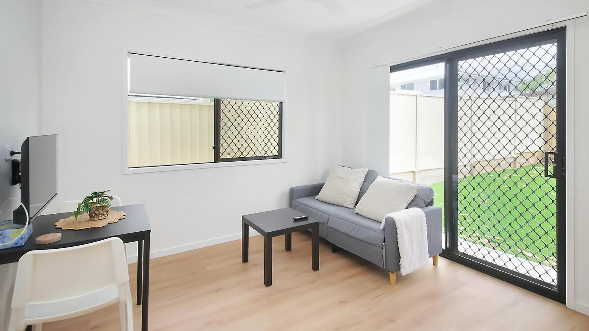 Modern New-Build Peaceful Home Studio Australia